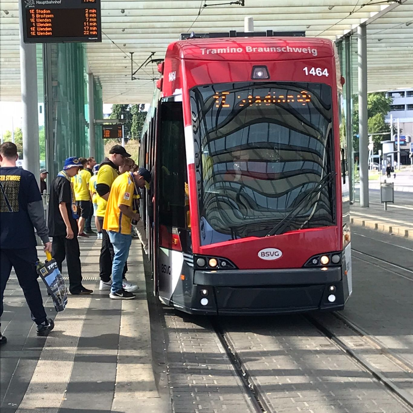 Tram at Hbf